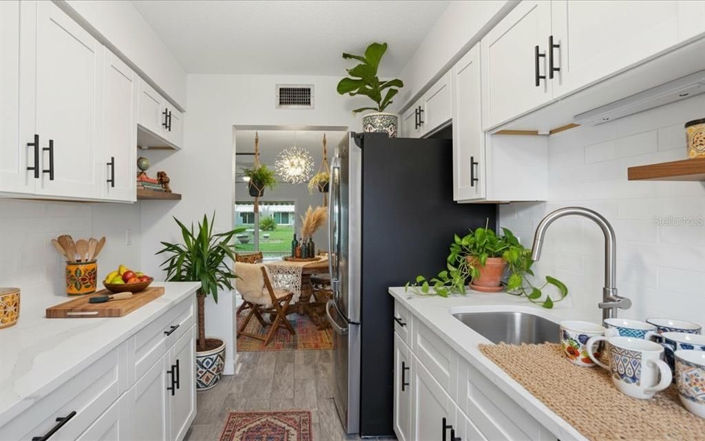 Activo con contrato: $195,000 (2 camas, 1 baños, 1047 Pies cuadrados)