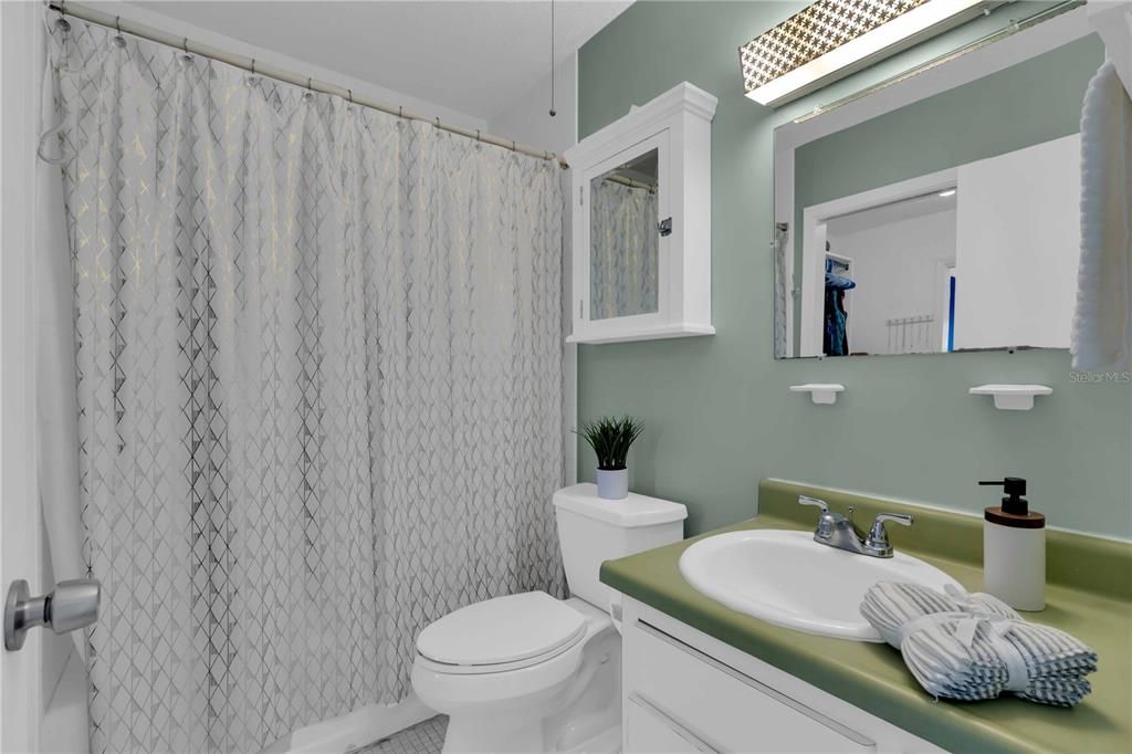 Activo con contrato: $195,000 (2 camas, 1 baños, 1047 Pies cuadrados)