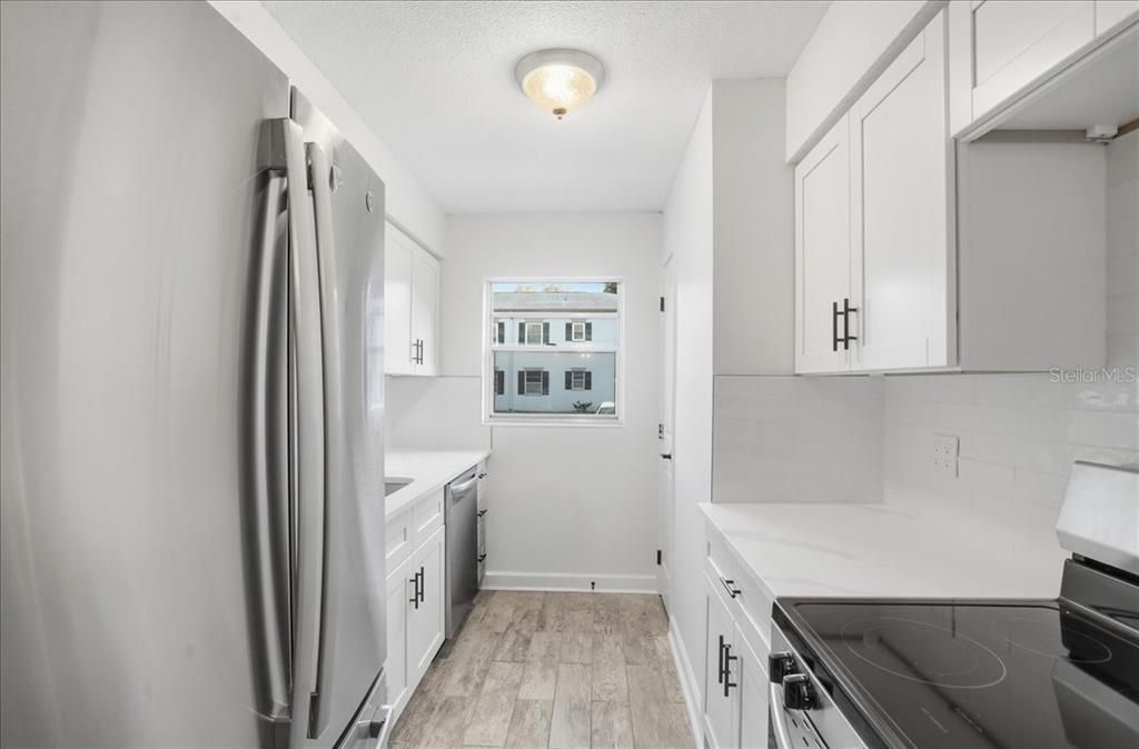 Activo con contrato: $195,000 (2 camas, 1 baños, 1047 Pies cuadrados)