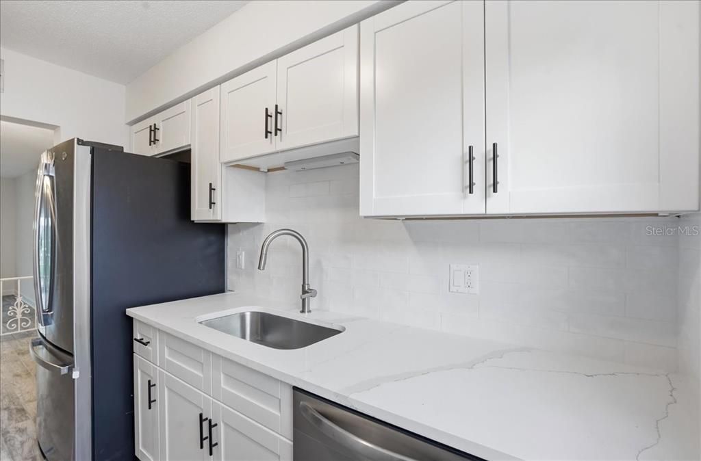 Activo con contrato: $195,000 (2 camas, 1 baños, 1047 Pies cuadrados)