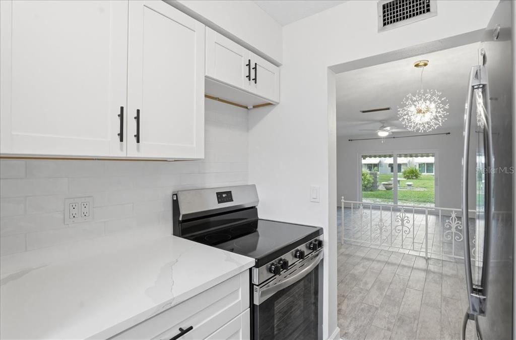 Activo con contrato: $195,000 (2 camas, 1 baños, 1047 Pies cuadrados)