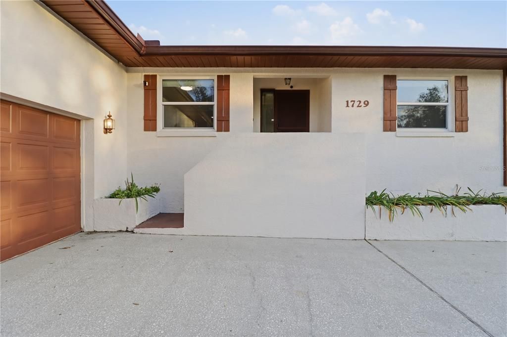 For Sale: $649,000 (4 beds, 2 baths, 2006 Square Feet)