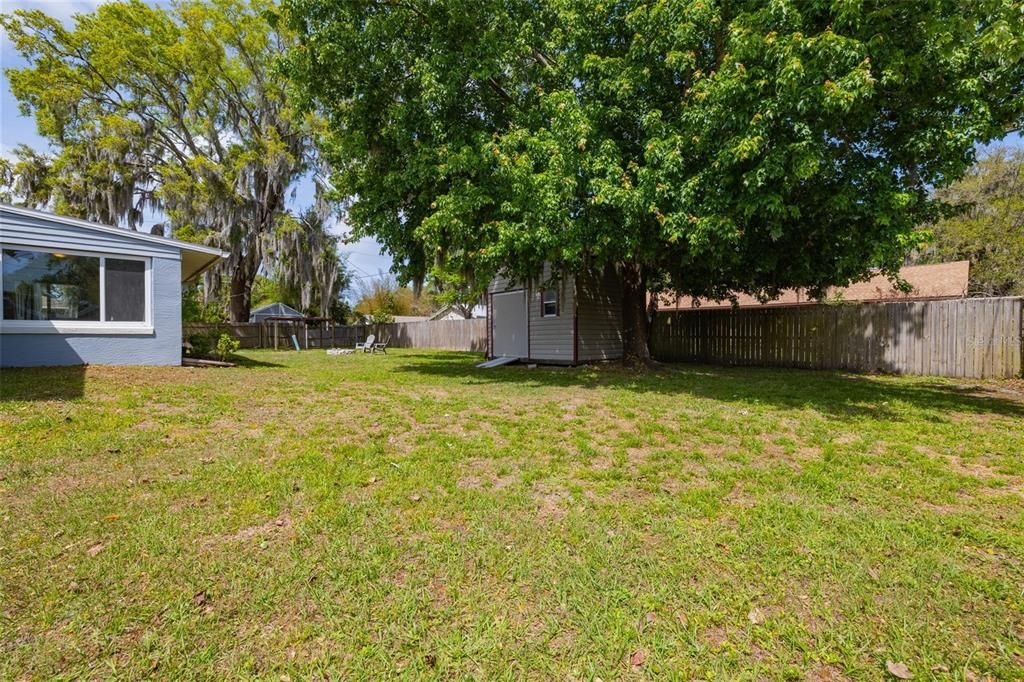For Sale: $312,500 (3 beds, 2 baths, 1277 Square Feet)