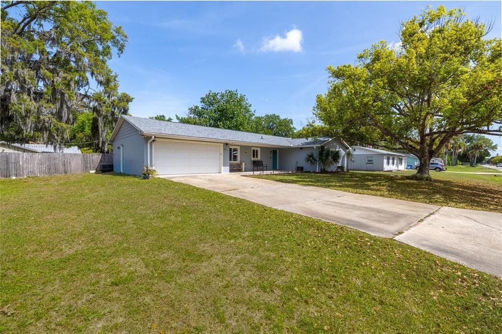 For Sale: $312,500 (3 beds, 2 baths, 1277 Square Feet)