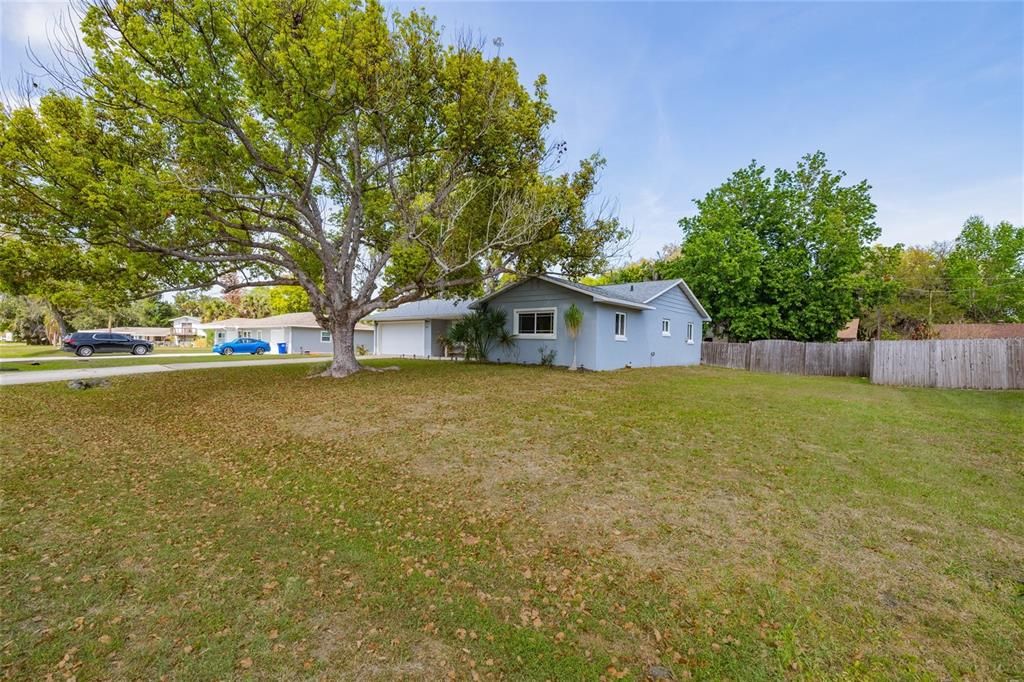 For Sale: $312,500 (3 beds, 2 baths, 1277 Square Feet)