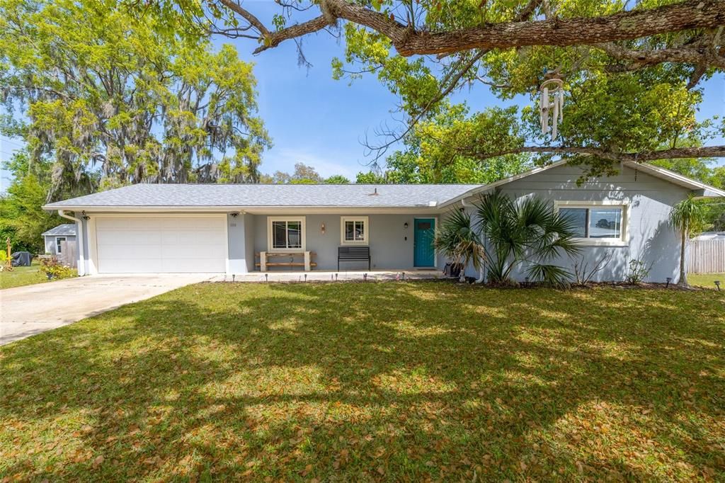 For Sale: $312,500 (3 beds, 2 baths, 1277 Square Feet)