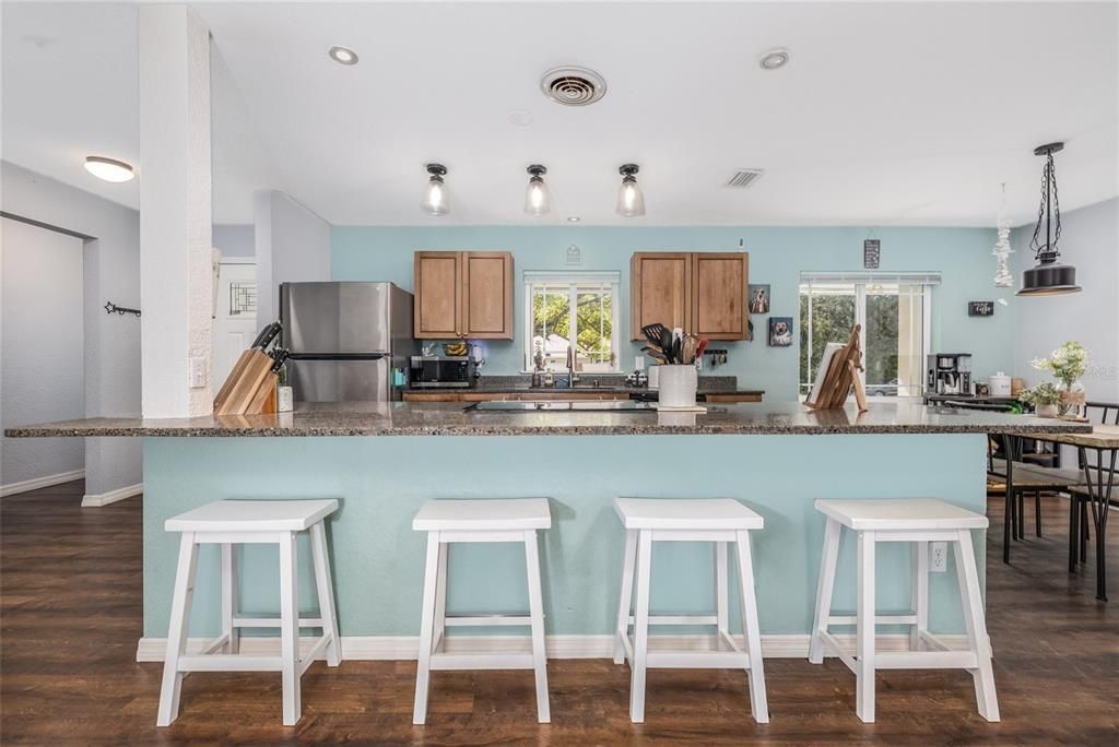 For Sale: $312,500 (3 beds, 2 baths, 1277 Square Feet)