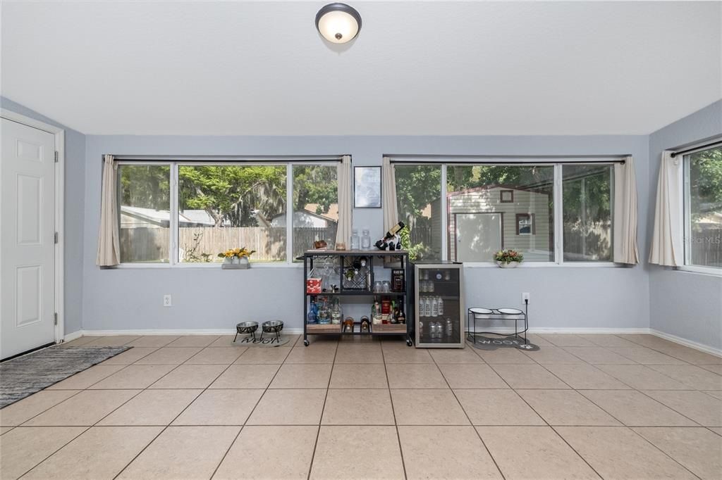 For Sale: $312,500 (3 beds, 2 baths, 1277 Square Feet)