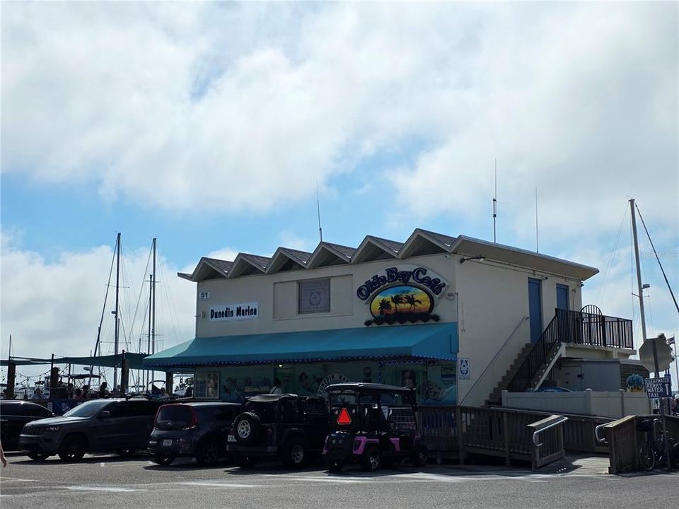 For Sale: $299,900 (1 beds, 1 baths, 562 Square Feet)