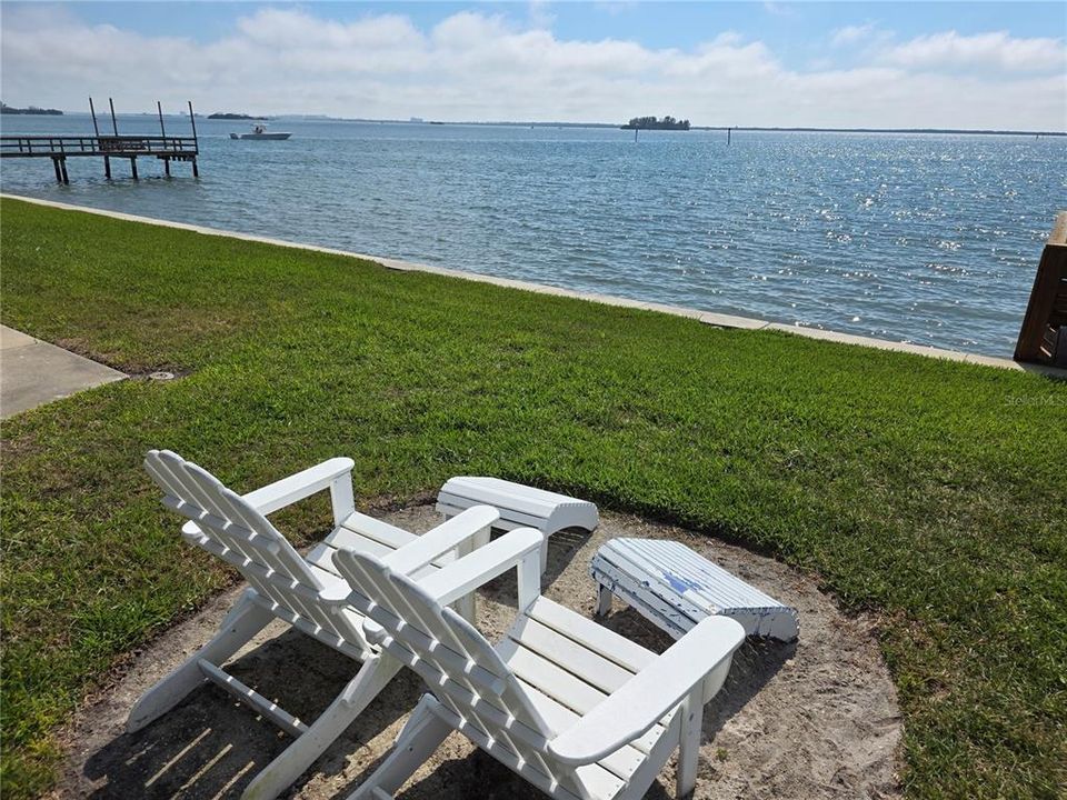 For Sale: $299,900 (1 beds, 1 baths, 562 Square Feet)