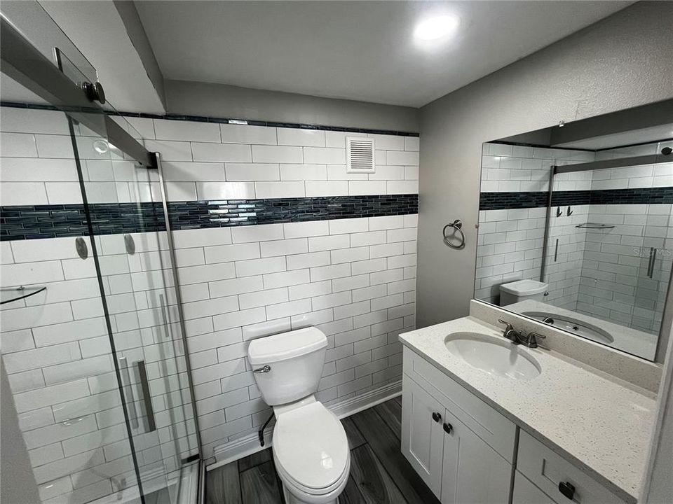 For Sale: $299,900 (1 beds, 1 baths, 562 Square Feet)