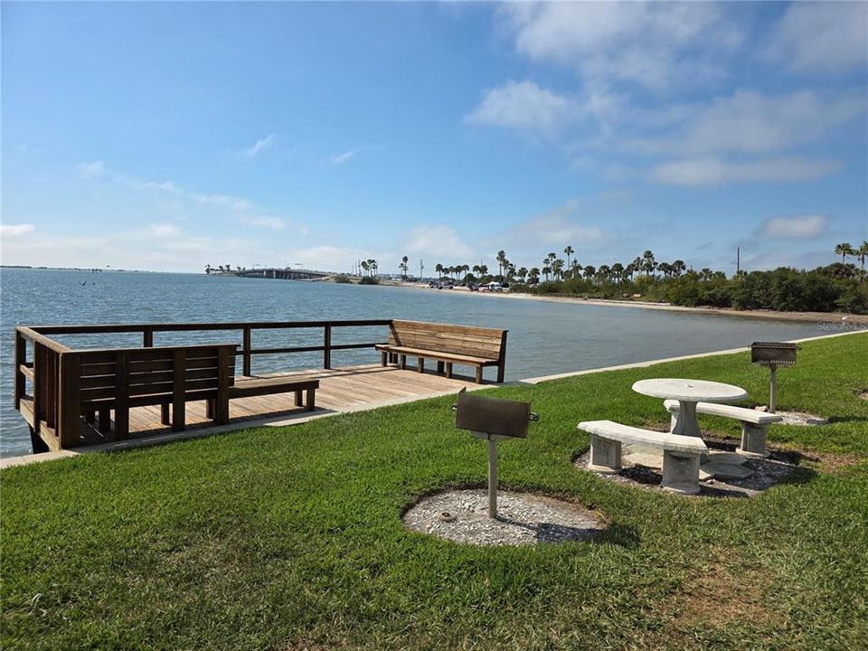 For Sale: $299,900 (1 beds, 1 baths, 562 Square Feet)