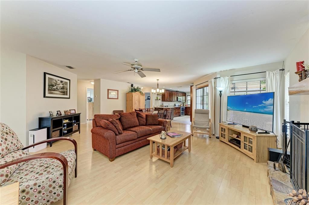 For Sale: $1,400,000 (3 beds, 2 baths, 1650 Square Feet)