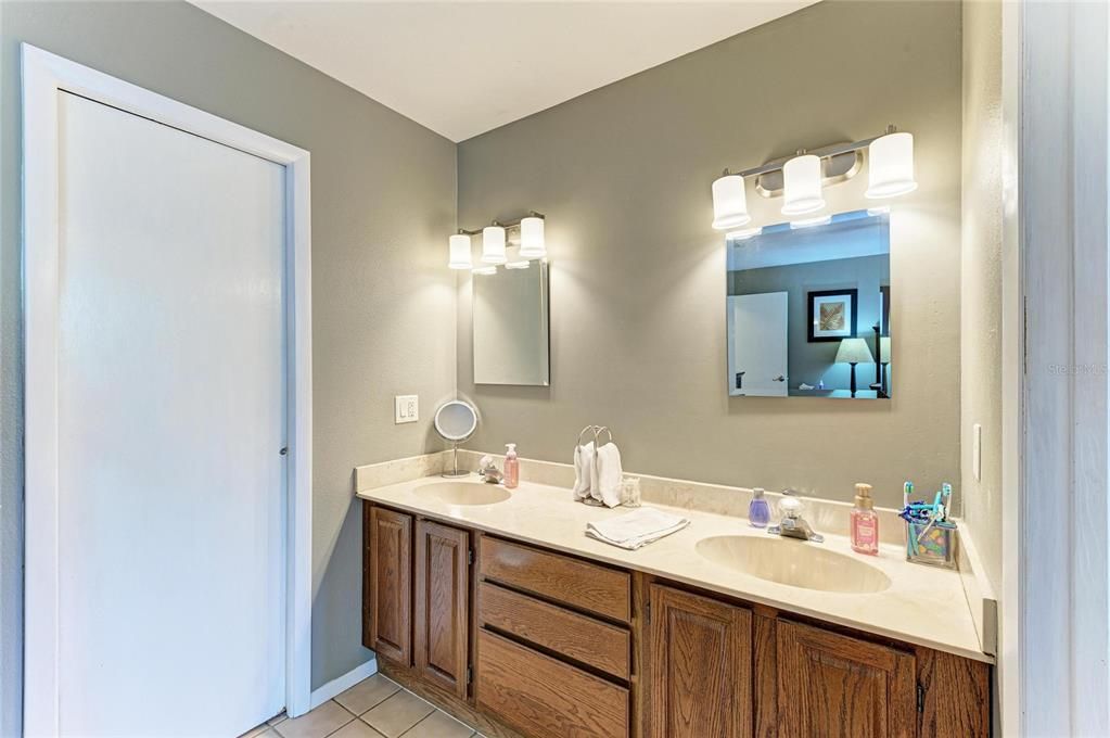 For Sale: $1,400,000 (3 beds, 2 baths, 1650 Square Feet)