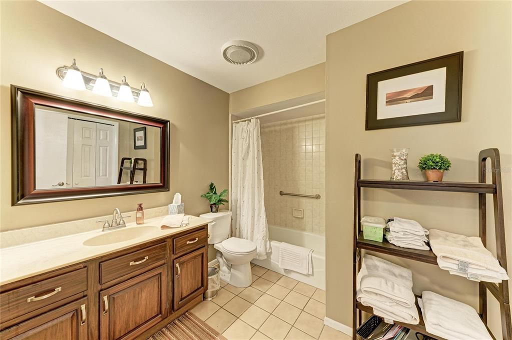 For Sale: $1,400,000 (3 beds, 2 baths, 1650 Square Feet)