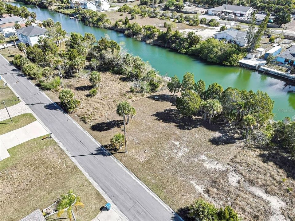 En Venta: $175,000 (0.22 acres)