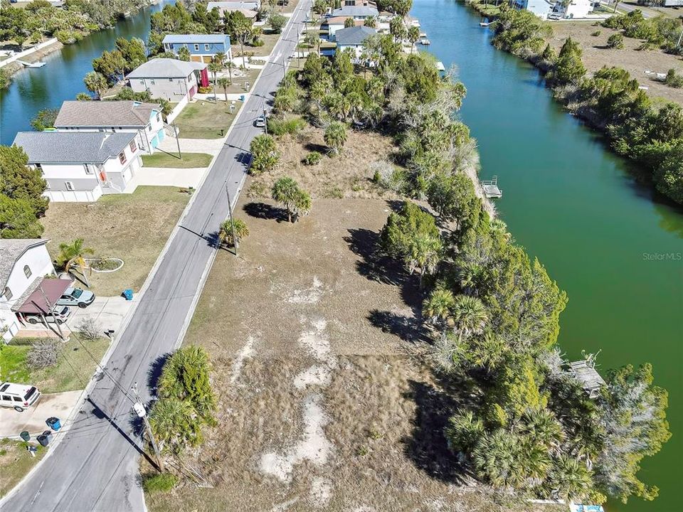 En Venta: $175,000 (0.22 acres)