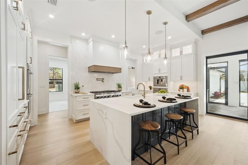 En Venta: $3,875,000 (5 camas, 6 baños, 4782 Pies cuadrados)