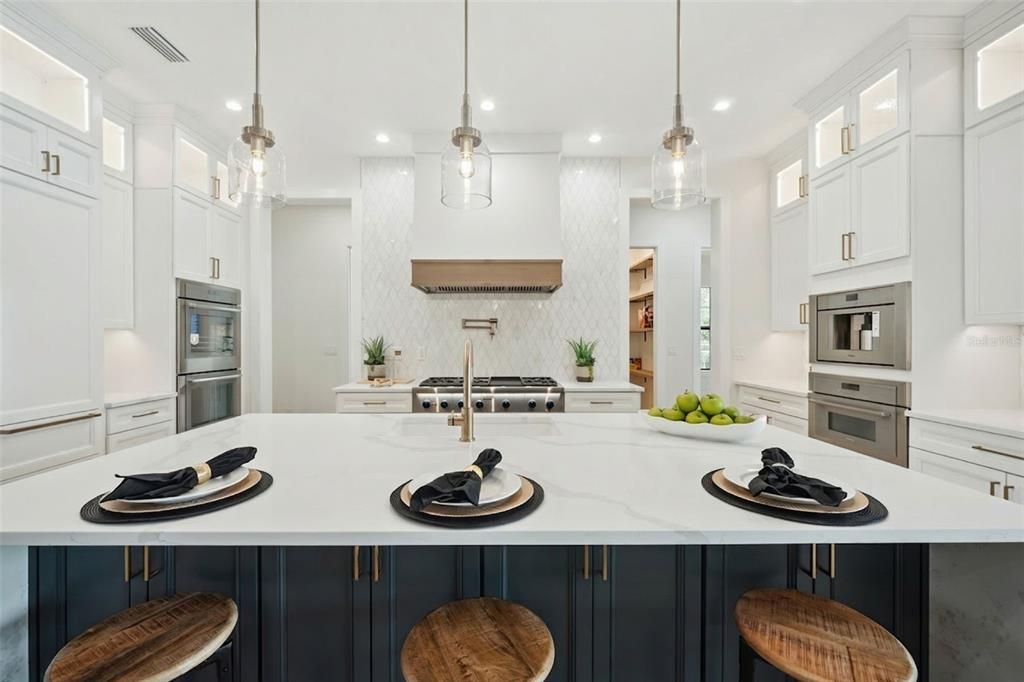 En Venta: $3,875,000 (5 camas, 6 baños, 4782 Pies cuadrados)