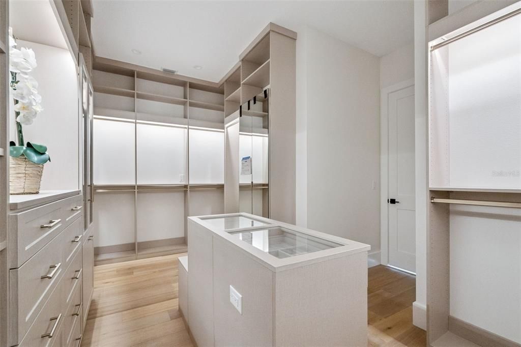 En Venta: $3,875,000 (5 camas, 6 baños, 4782 Pies cuadrados)