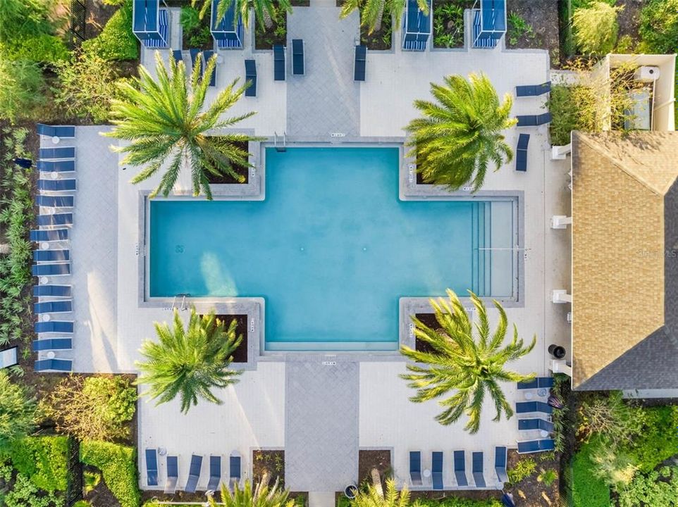 Activo con contrato: $729,900 (4 camas, 3 baños, 4084 Pies cuadrados)