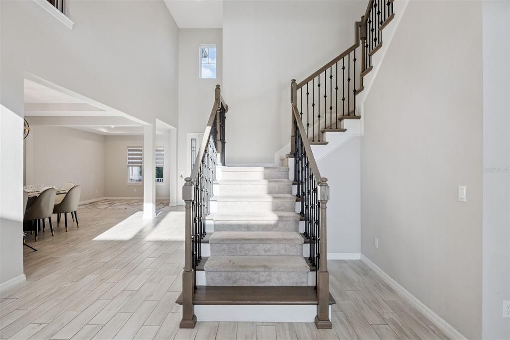 Activo con contrato: $729,900 (4 camas, 3 baños, 4084 Pies cuadrados)