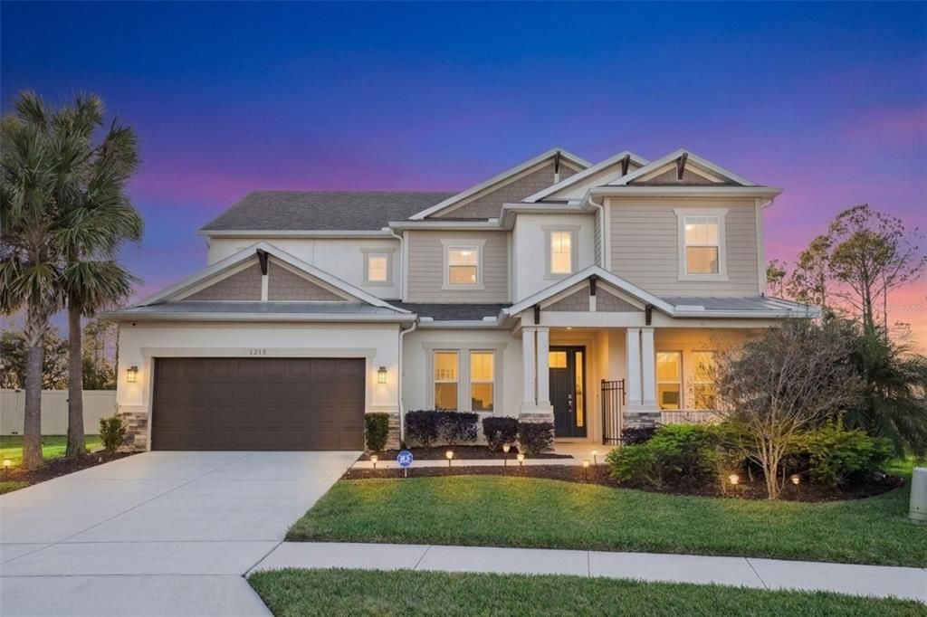 Activo con contrato: $729,900 (4 camas, 3 baños, 4084 Pies cuadrados)