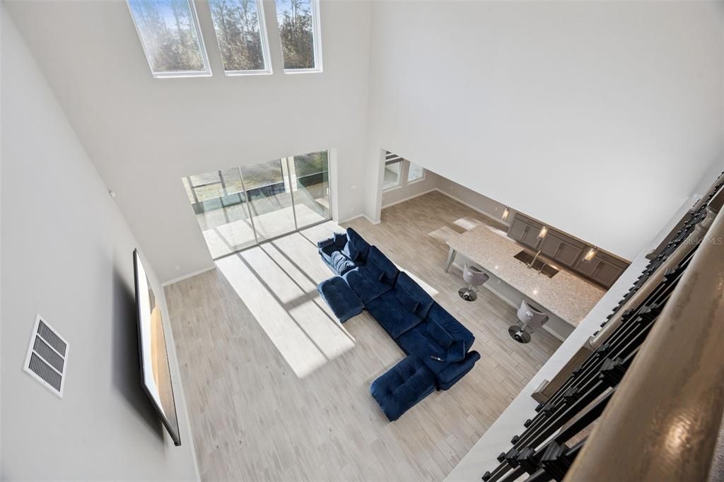 Activo con contrato: $729,900 (4 camas, 3 baños, 4084 Pies cuadrados)