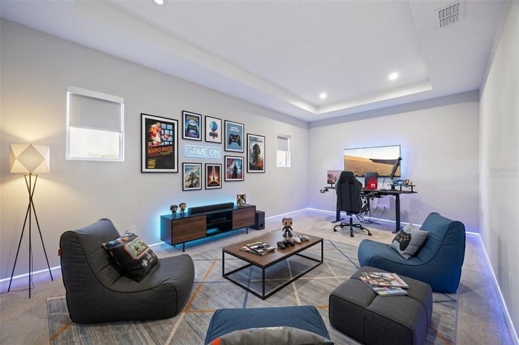 Activo con contrato: $729,900 (4 camas, 3 baños, 4084 Pies cuadrados)