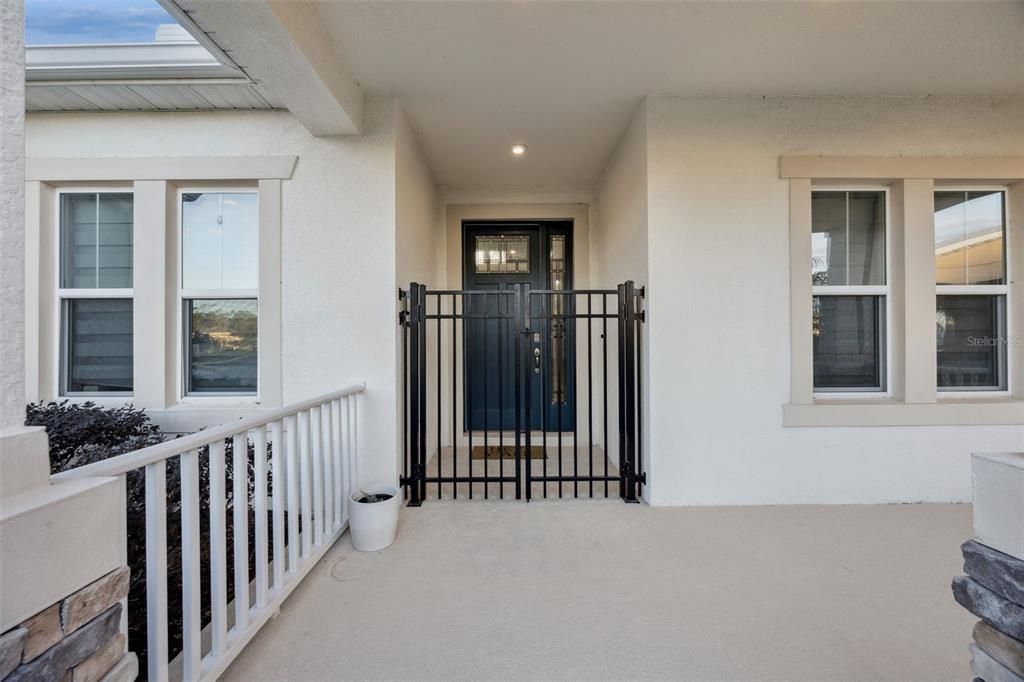 Activo con contrato: $729,900 (4 camas, 3 baños, 4084 Pies cuadrados)