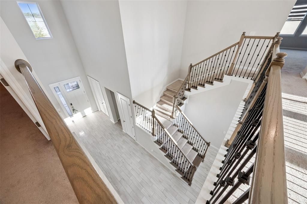 Activo con contrato: $729,900 (4 camas, 3 baños, 4084 Pies cuadrados)
