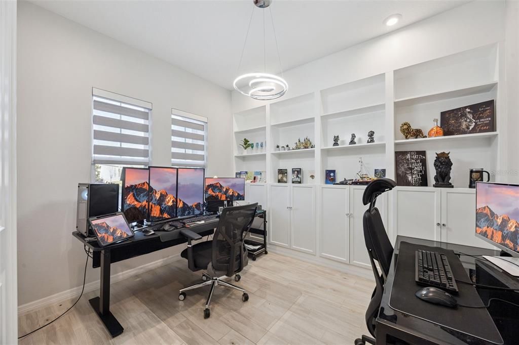 Activo con contrato: $729,900 (4 camas, 3 baños, 4084 Pies cuadrados)