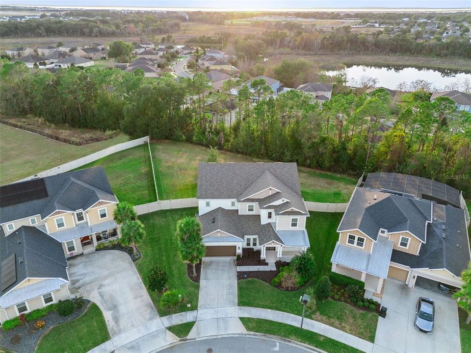 Activo con contrato: $729,900 (4 camas, 3 baños, 4084 Pies cuadrados)