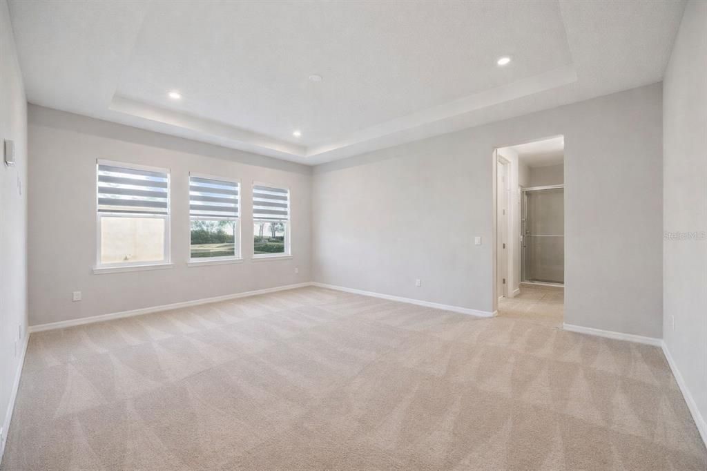 Activo con contrato: $729,900 (4 camas, 3 baños, 4084 Pies cuadrados)