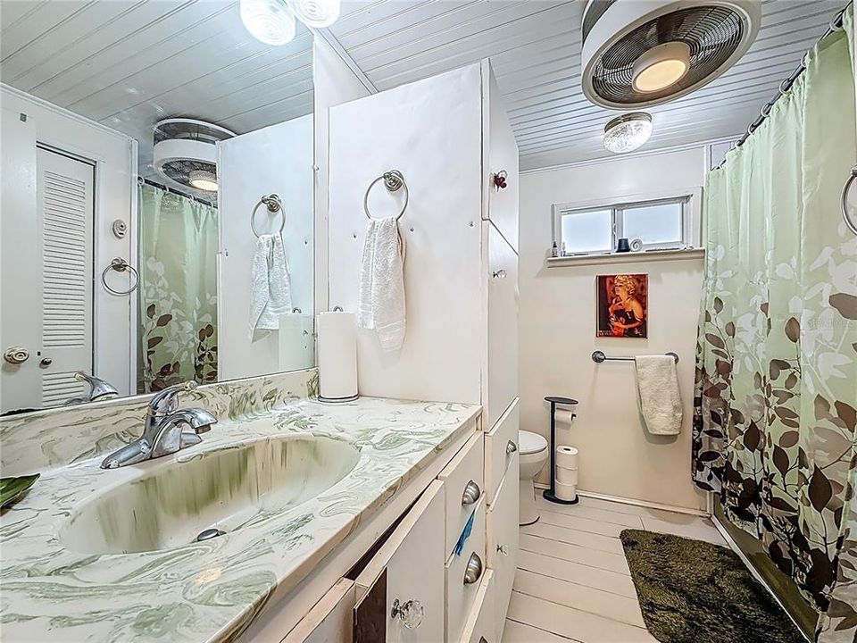 待售: $90,000 (2 贝兹, 2 浴室, 1012 平方英尺)