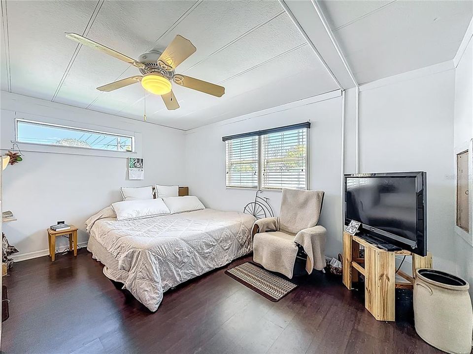 待售: $90,000 (2 贝兹, 2 浴室, 1012 平方英尺)