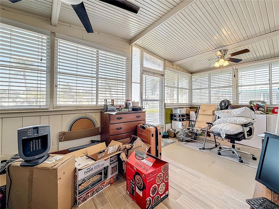 待售: $90,000 (2 贝兹, 2 浴室, 1012 平方英尺)