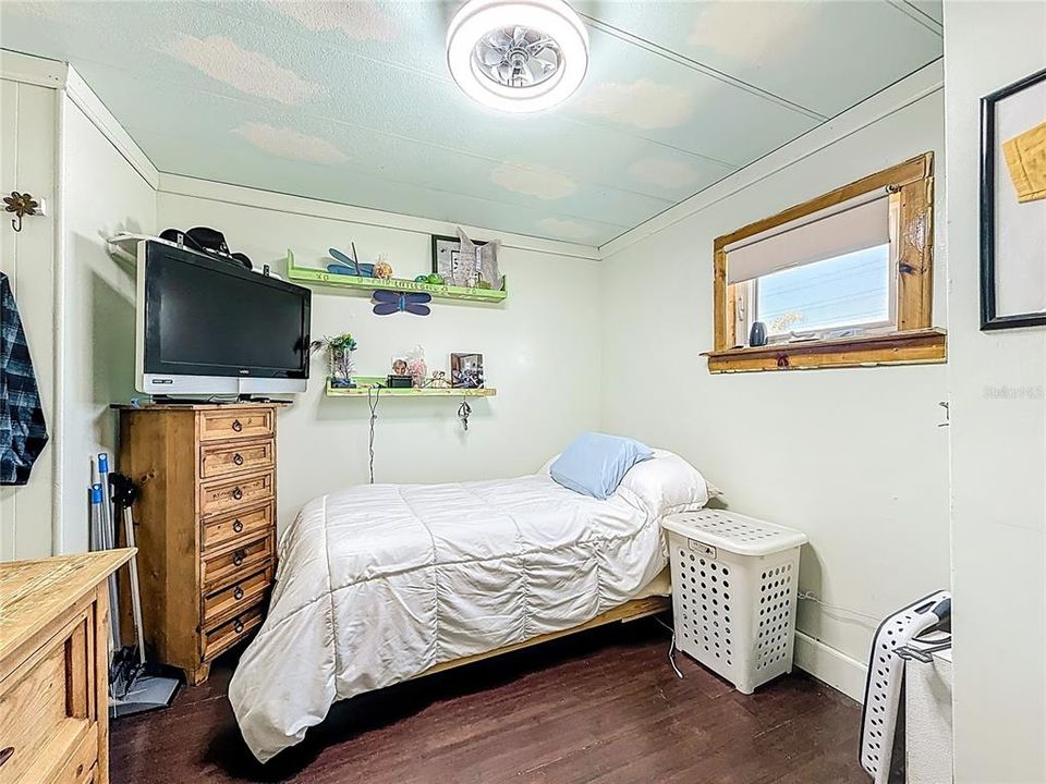 待售: $90,000 (2 贝兹, 2 浴室, 1012 平方英尺)