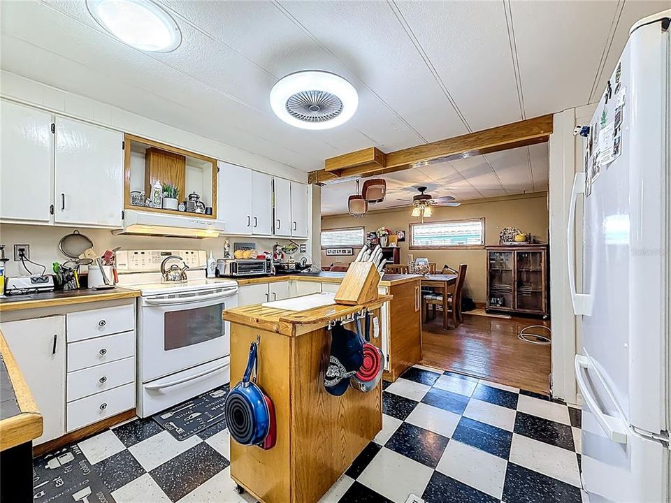 待售: $90,000 (2 贝兹, 2 浴室, 1012 平方英尺)