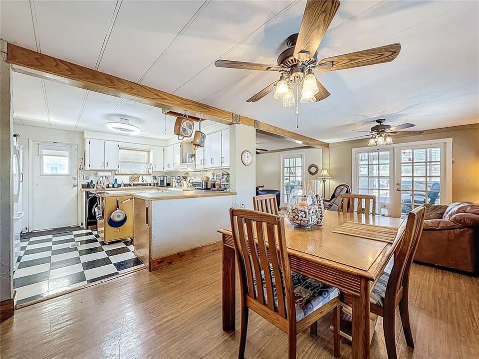 待售: $90,000 (2 贝兹, 2 浴室, 1012 平方英尺)