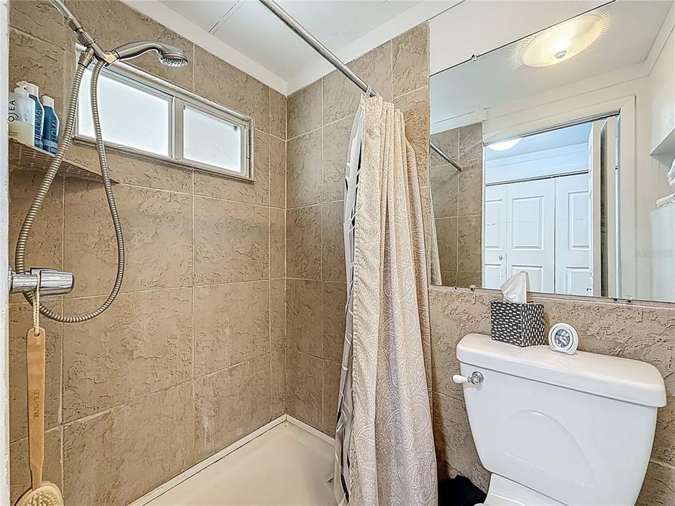 待售: $90,000 (2 贝兹, 2 浴室, 1012 平方英尺)