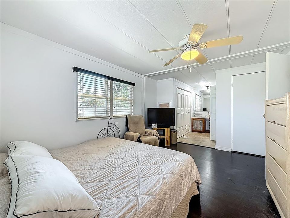 待售: $90,000 (2 贝兹, 2 浴室, 1012 平方英尺)