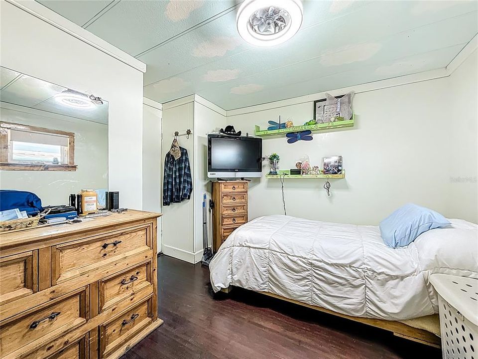 待售: $90,000 (2 贝兹, 2 浴室, 1012 平方英尺)