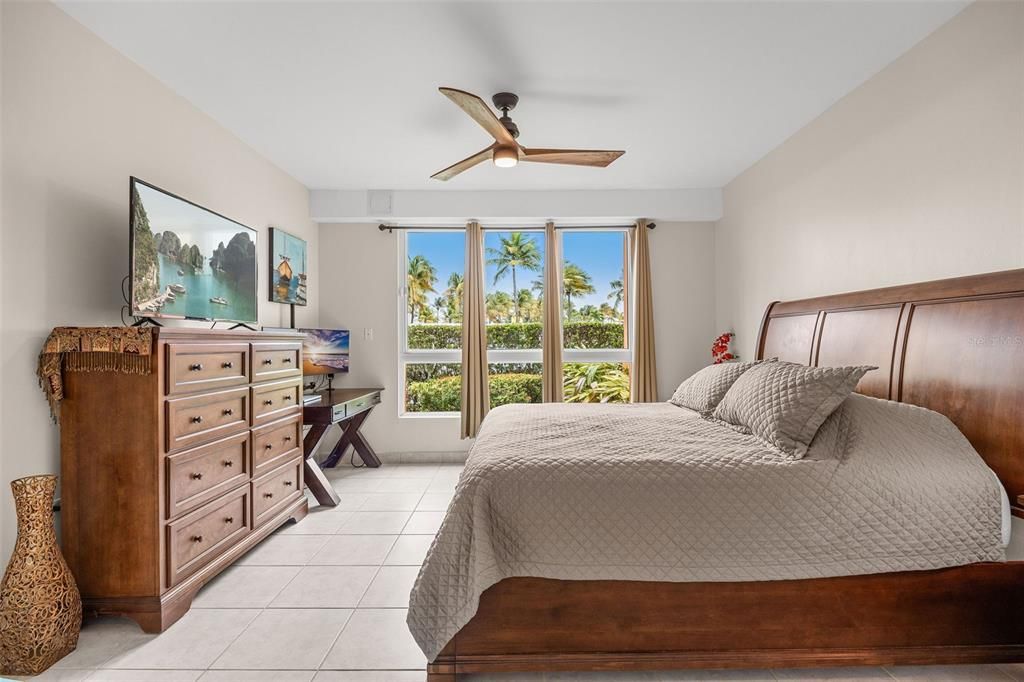 For Sale: $899,900 (4 beds, 3 baths, 2127 Square Feet)
