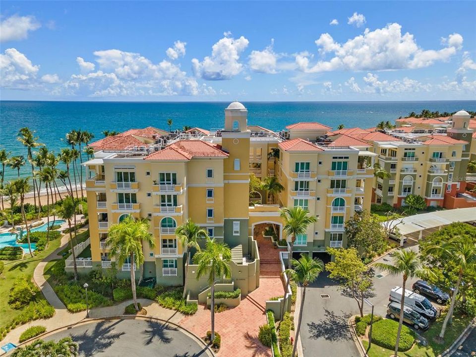 For Sale: $899,900 (4 beds, 3 baths, 2127 Square Feet)