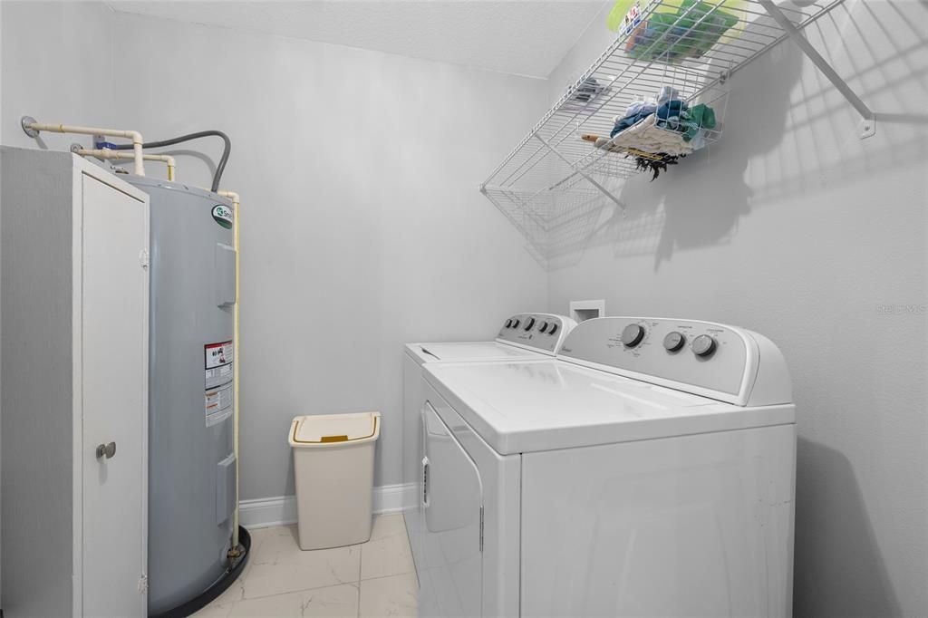 For Sale: $275,000 (2 beds, 2 baths, 1305 Square Feet)