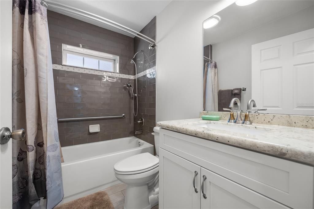 For Sale: $275,000 (2 beds, 2 baths, 1305 Square Feet)