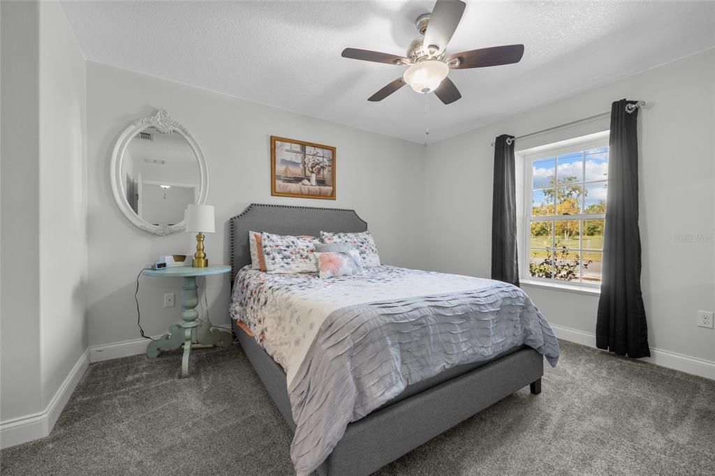 For Sale: $275,000 (2 beds, 2 baths, 1305 Square Feet)