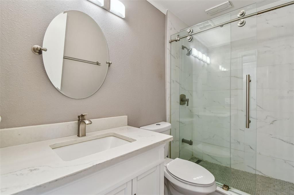 Под контрактом: $129,900 (1 спален, 1 ванн, 874 Квадратных фут)