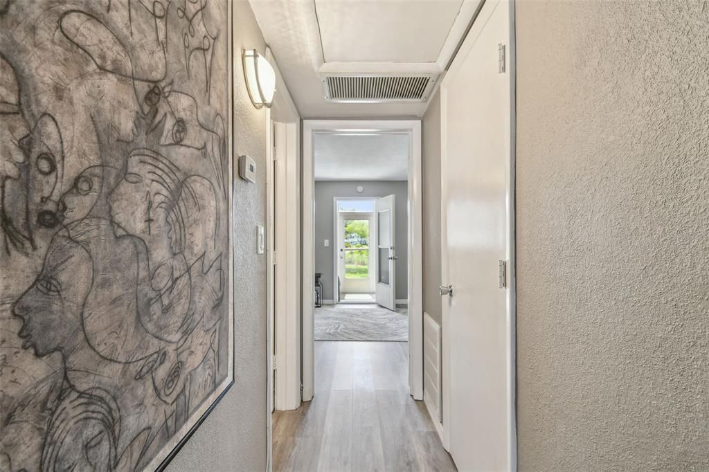 Под контрактом: $129,900 (1 спален, 1 ванн, 874 Квадратных фут)